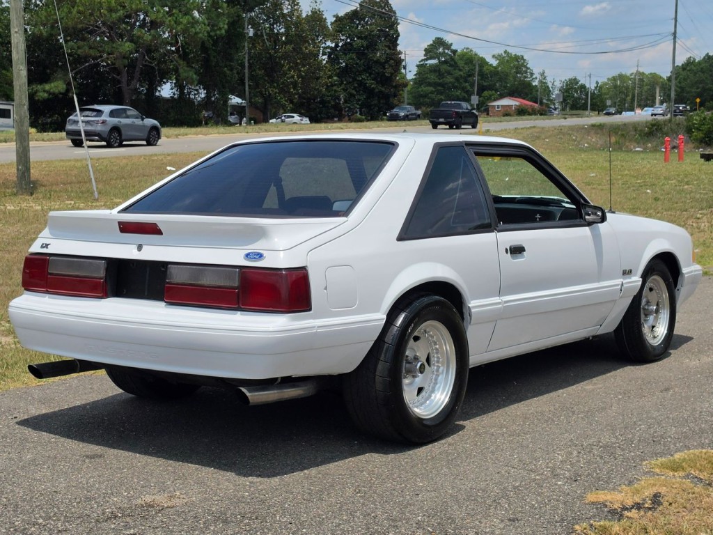 1991 Ford Mustang Image 7