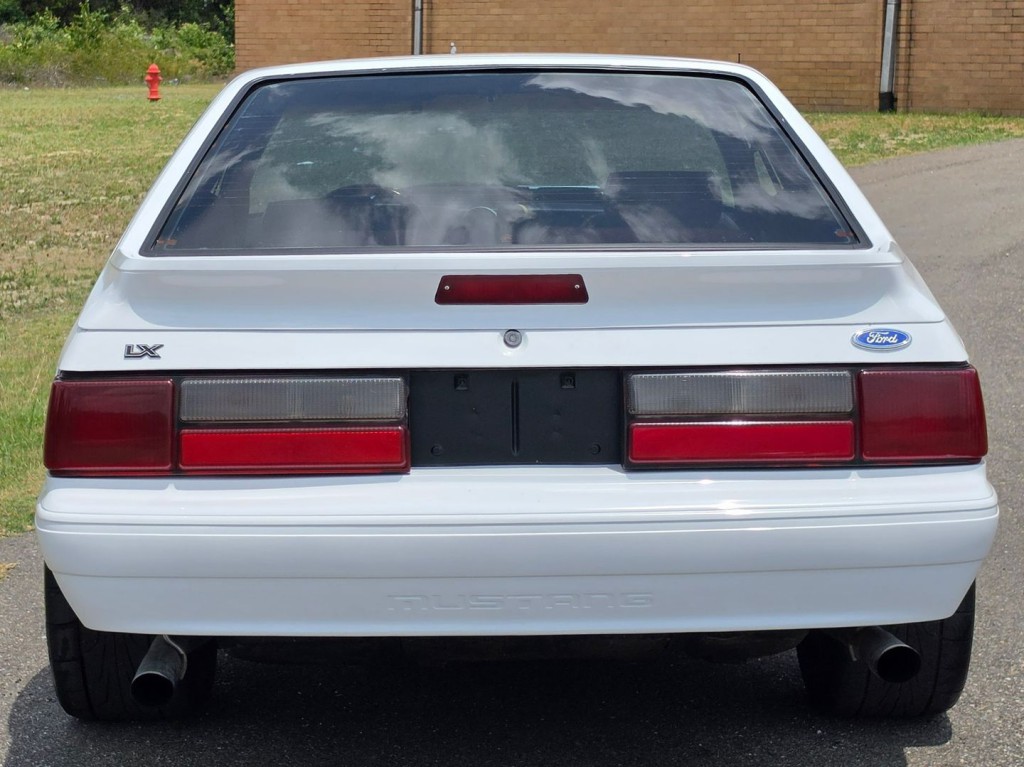1991 Ford Mustang Image 9
