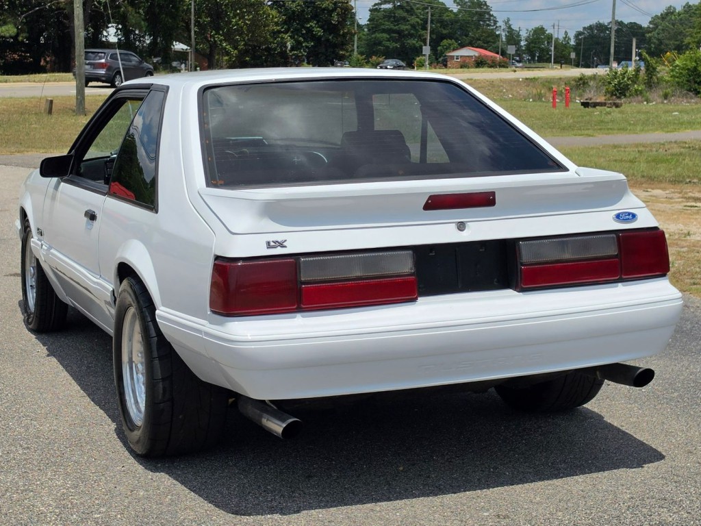 1991 Ford Mustang Image 10