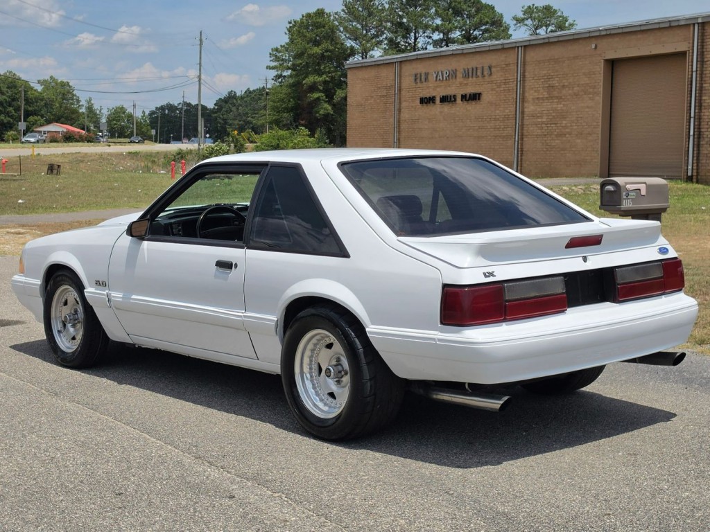 1991 Ford Mustang Image 11