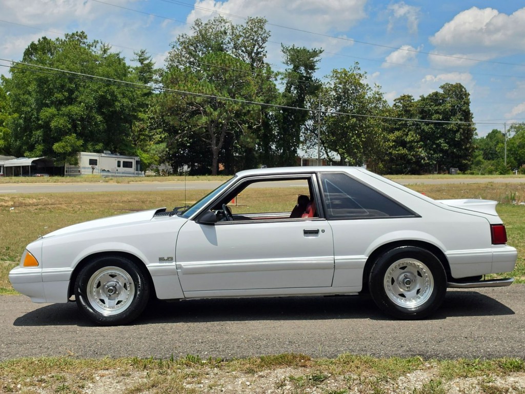 1991 Ford Mustang Image 12