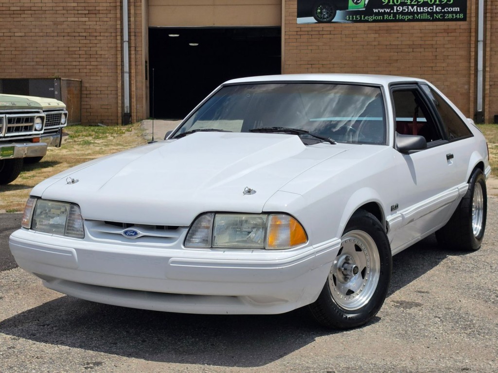 1991 Ford Mustang Image 13