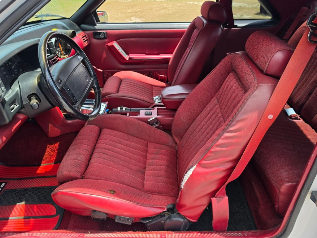 1991 Ford Mustang Image 15