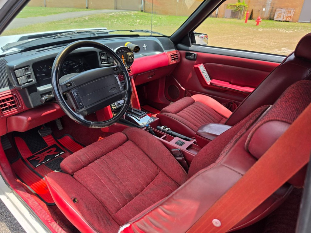 1991 Ford Mustang Image 16
