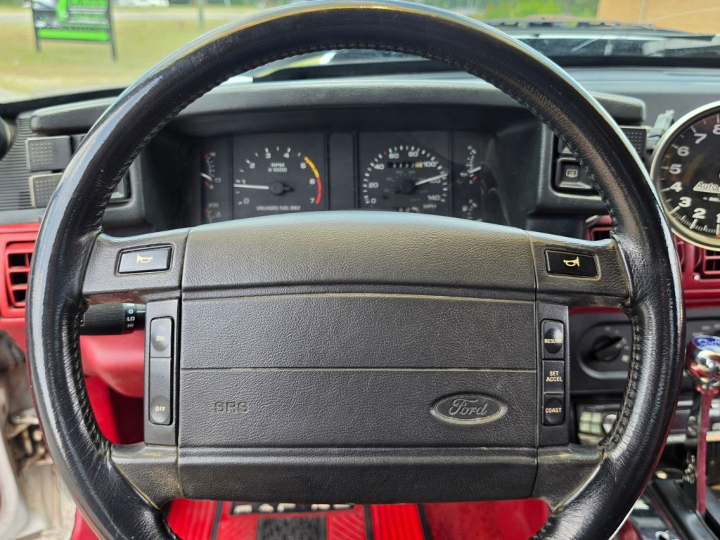 1991 Ford Mustang Image 18