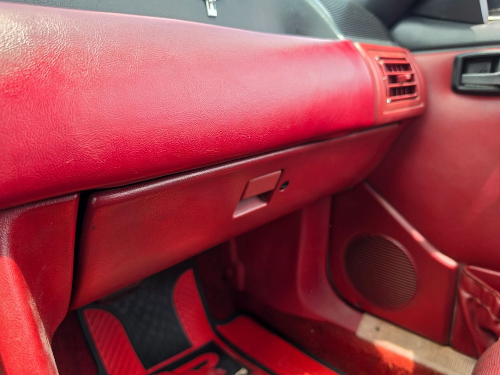 1991 Ford Mustang Image 22