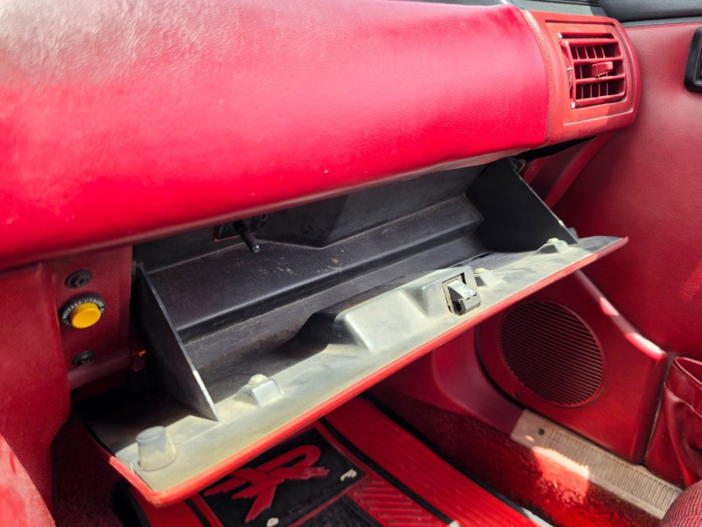 1991 Ford Mustang Image 23