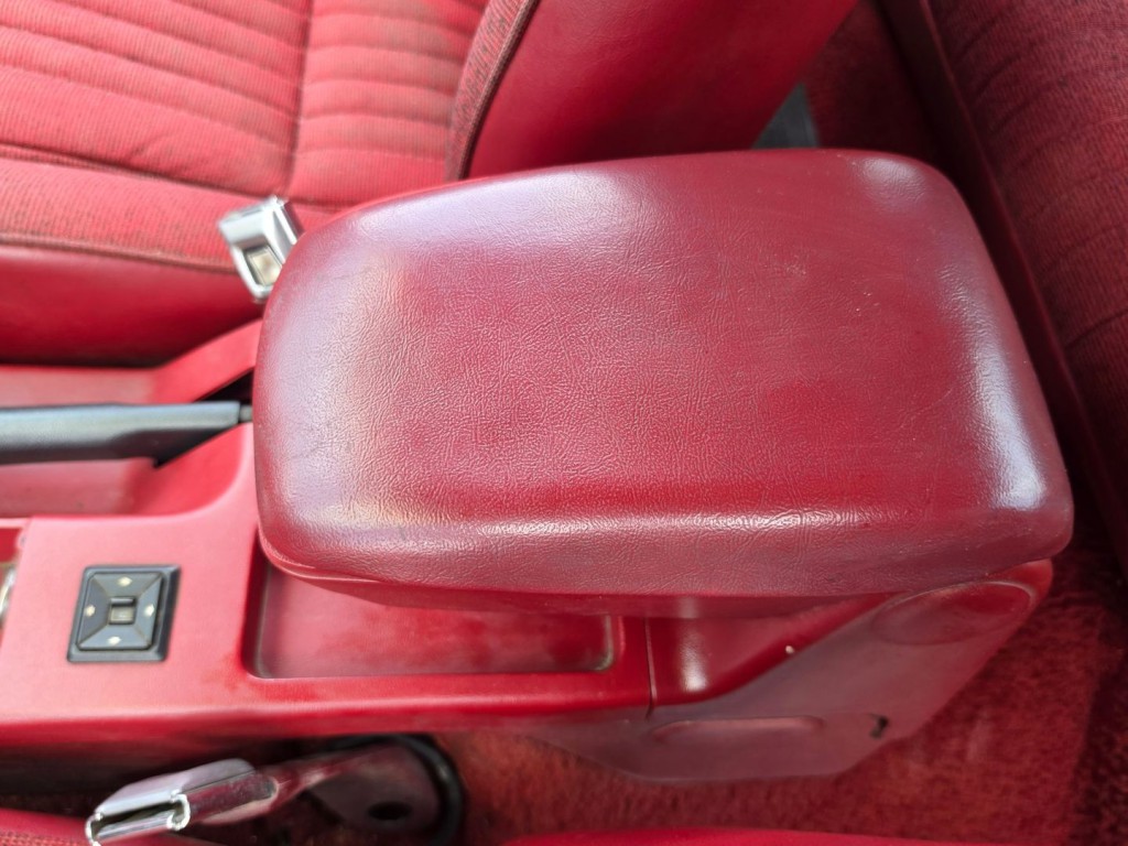 1991 Ford Mustang Image 25