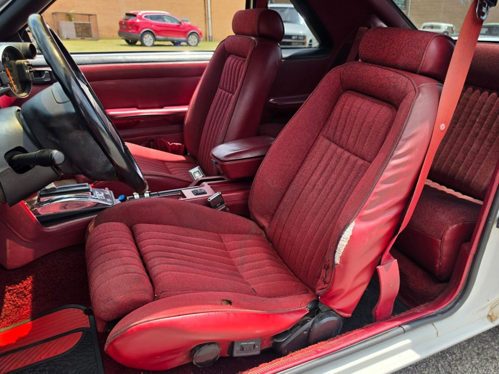 1991 Ford Mustang Image 27