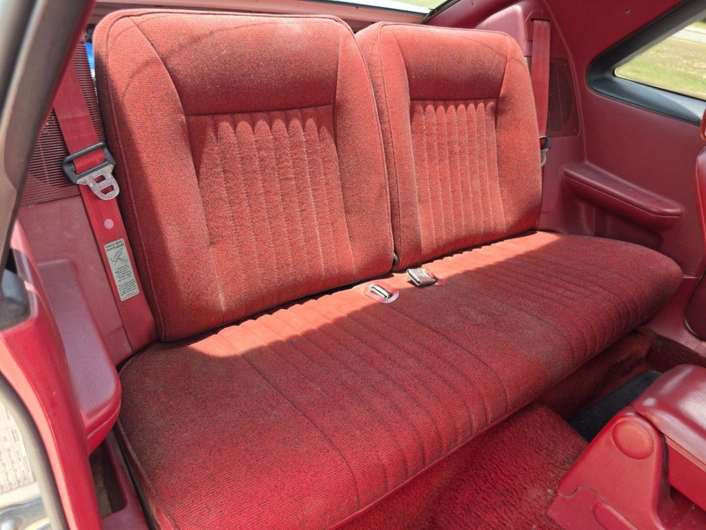 1991 Ford Mustang Image 29