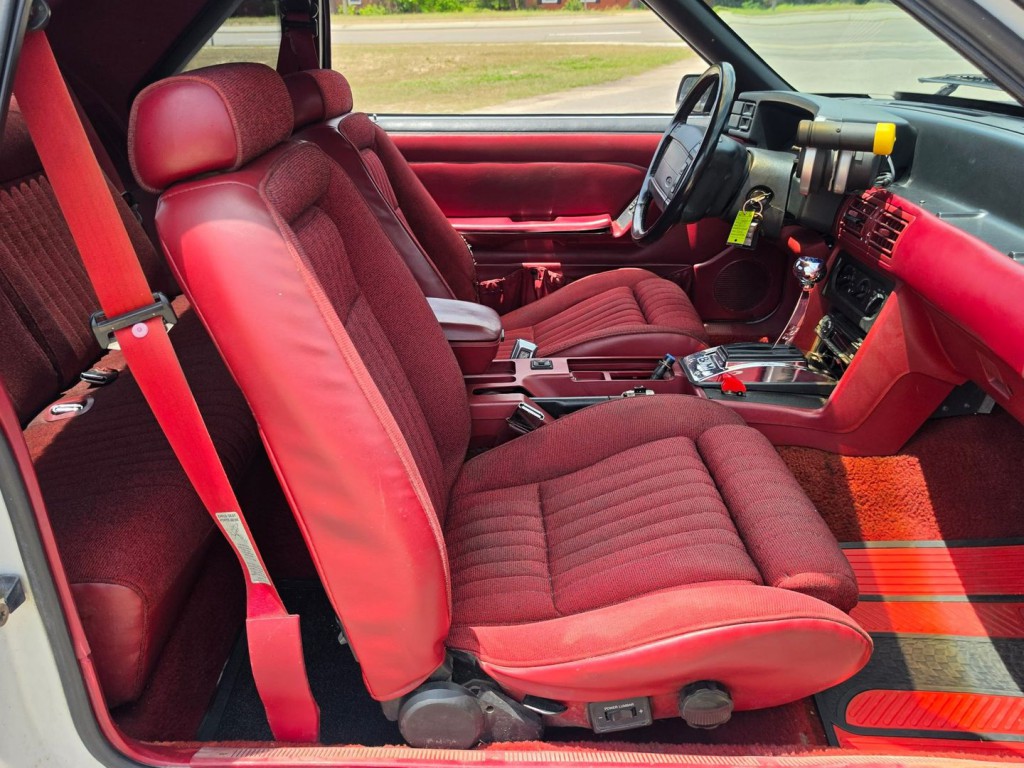 1991 Ford Mustang Image 31