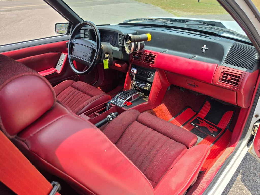 1991 Ford Mustang Image 32