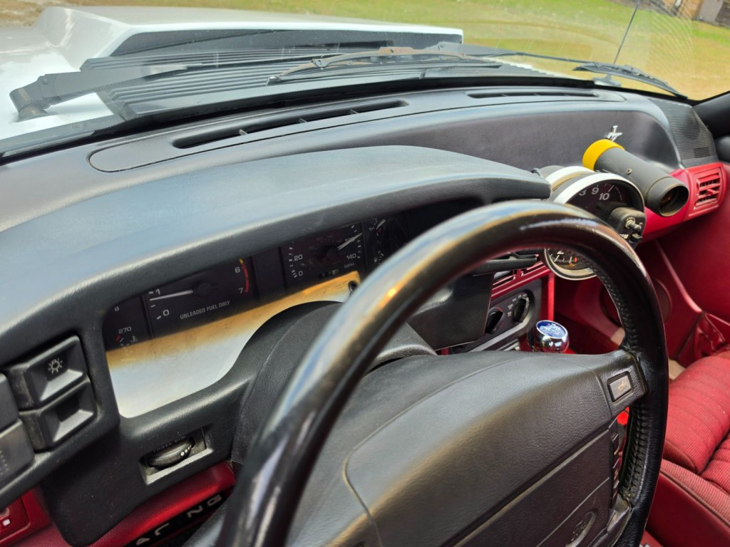 1991 Ford Mustang Image 35