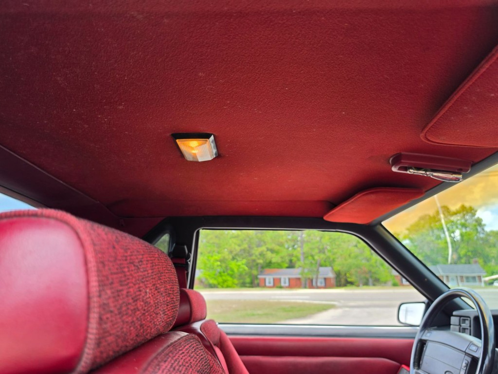 1991 Ford Mustang Image 37