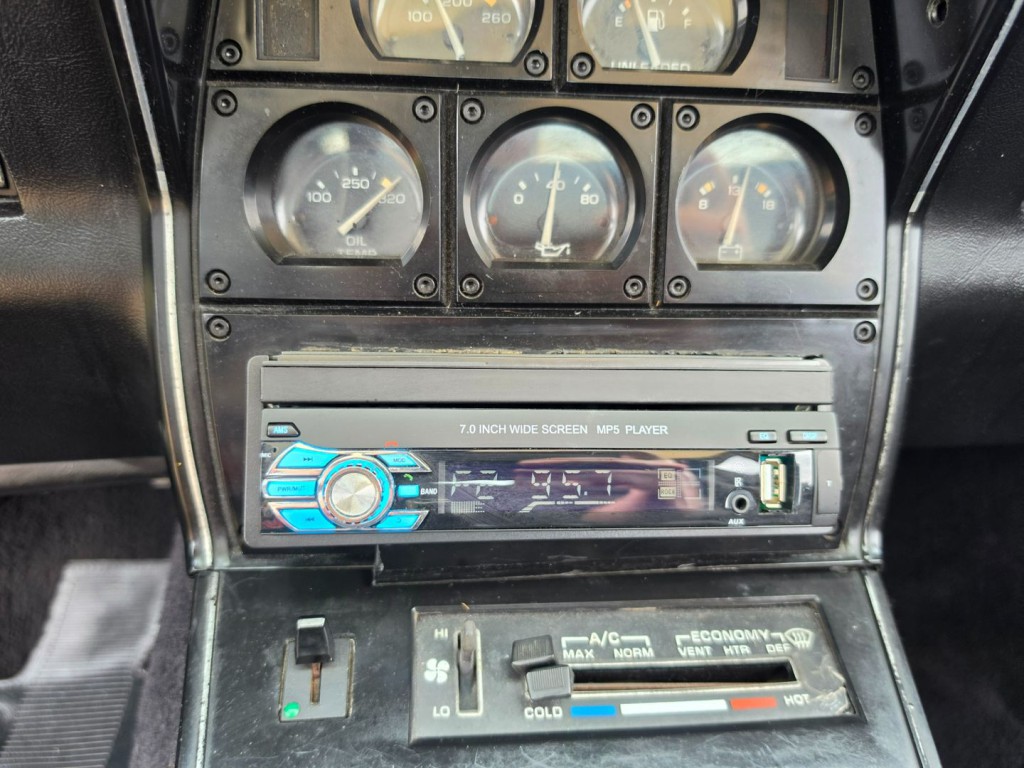 1981 Chevrolet Corvette Image 21