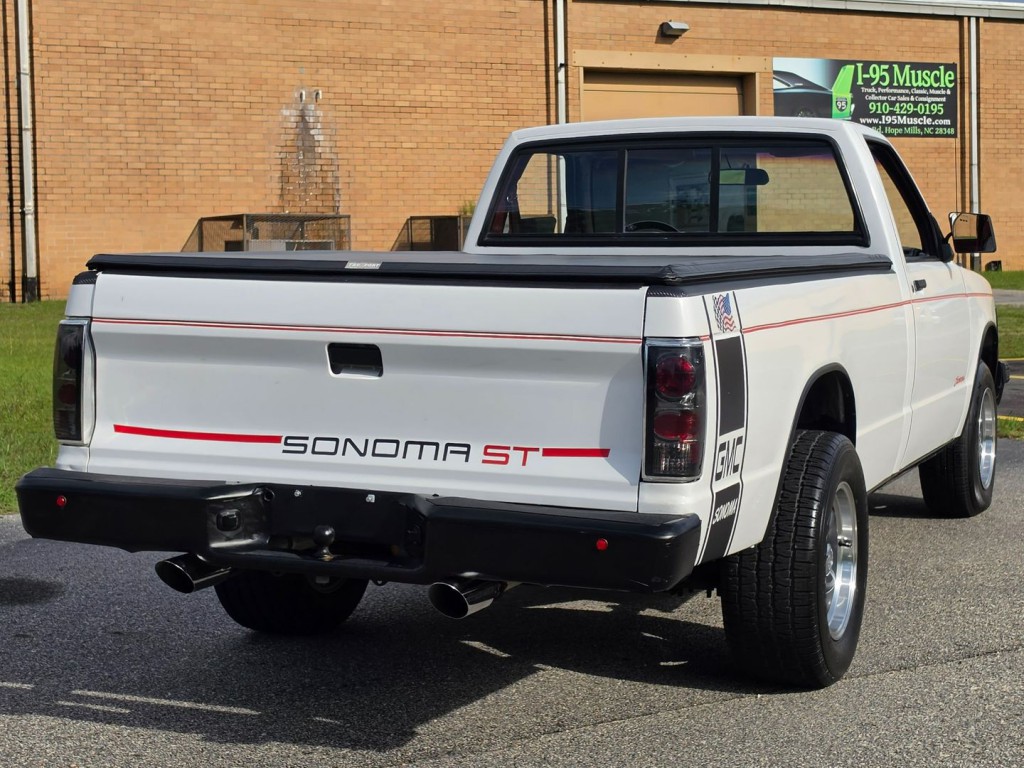 1991 GMC Sonoma Image 8