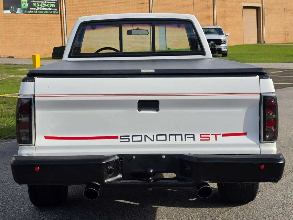 1991 GMC Sonoma Image 9