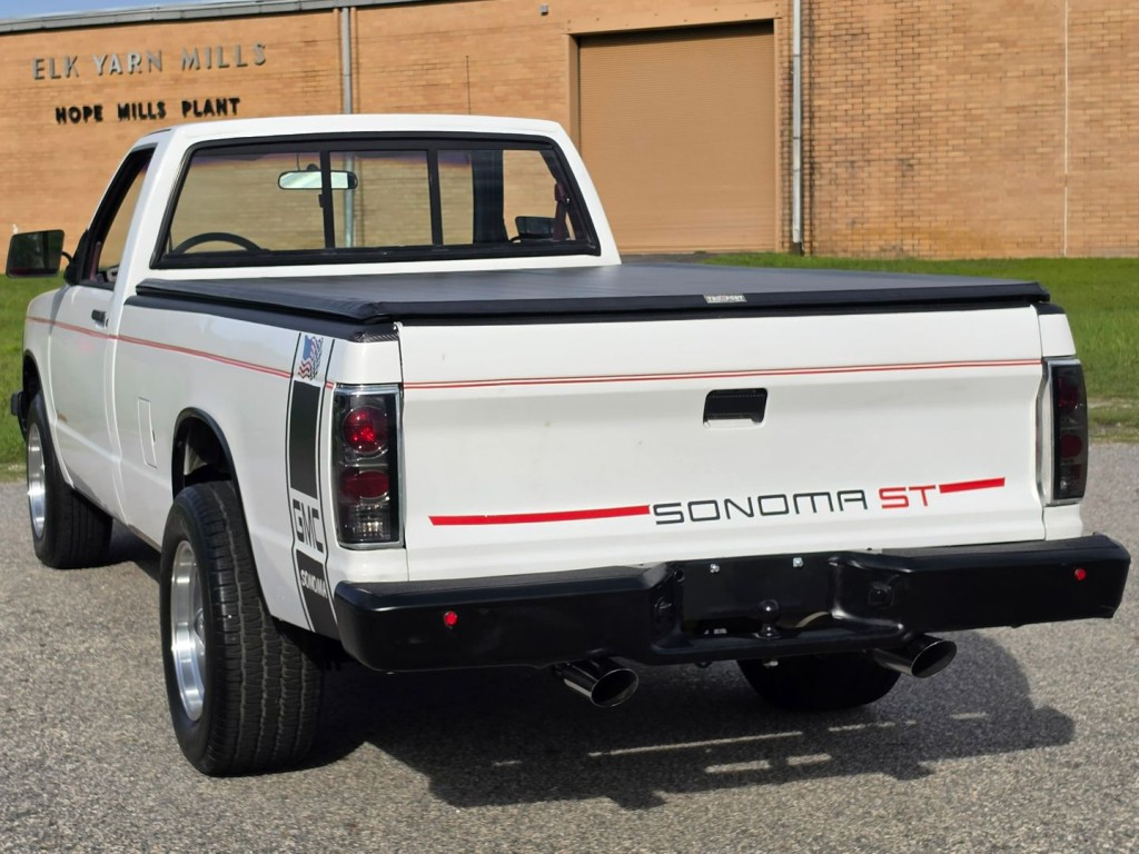 1991 GMC Sonoma Image 10