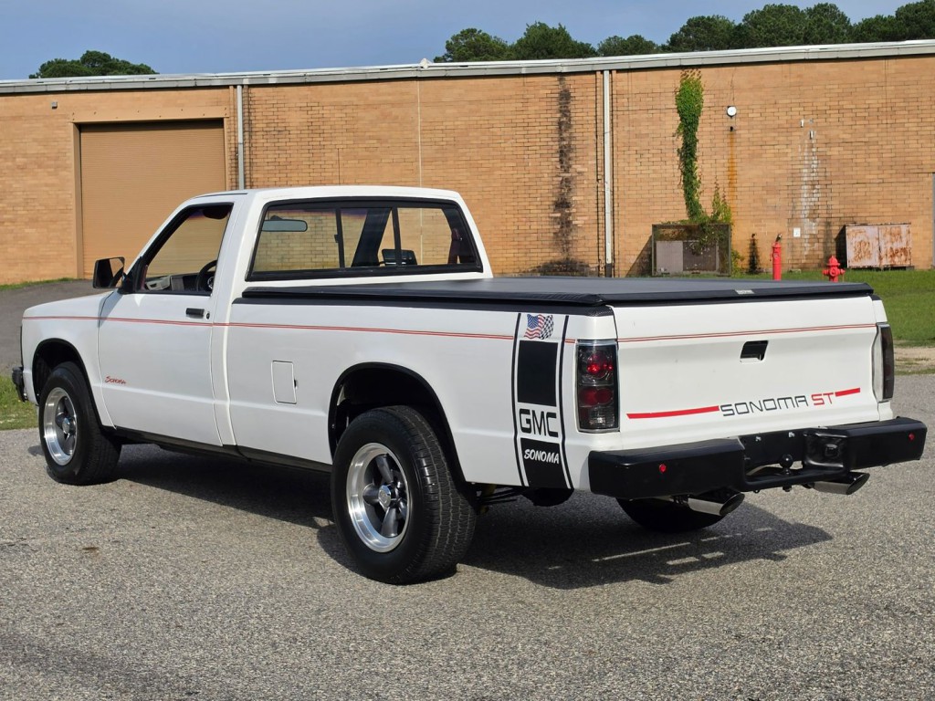 1991 GMC Sonoma Image 11