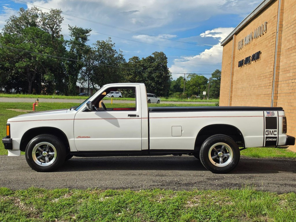 1991 GMC Sonoma Image 12