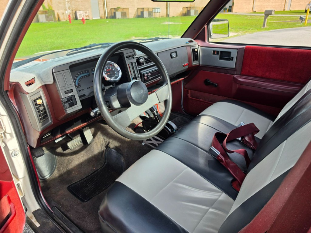 1991 GMC Sonoma Image 16