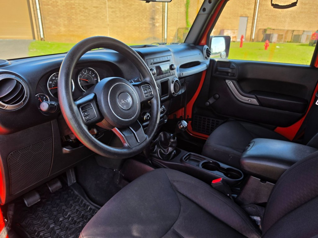 2015 Jeep Wrangler Image 16