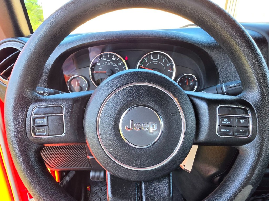 2015 Jeep Wrangler Image 18