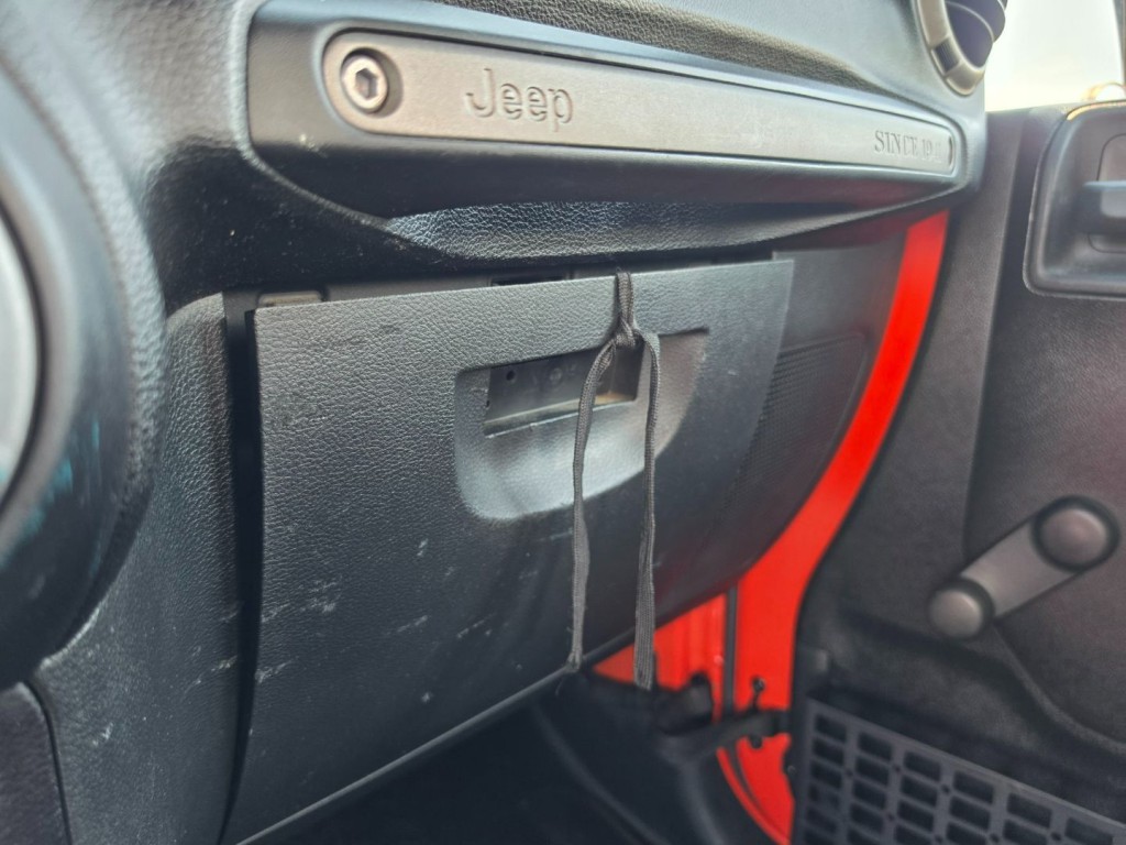 2015 Jeep Wrangler Image 21
