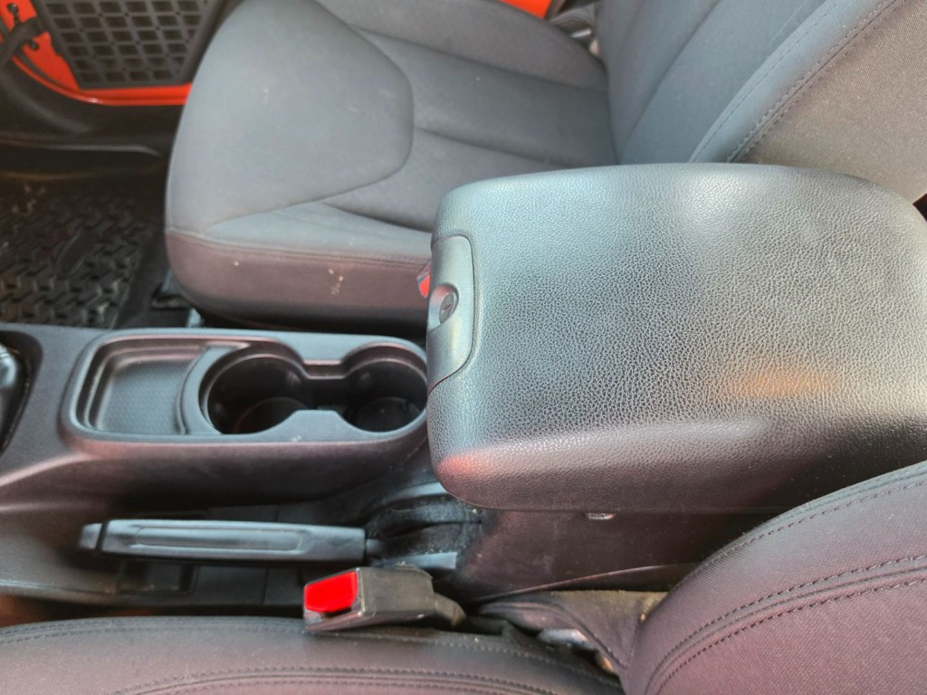 2015 Jeep Wrangler Image 23