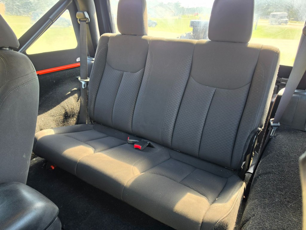 2015 Jeep Wrangler Image 26