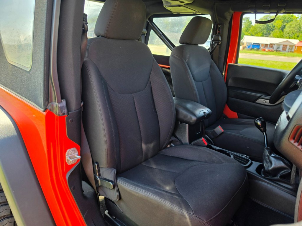 2015 Jeep Wrangler Image 28
