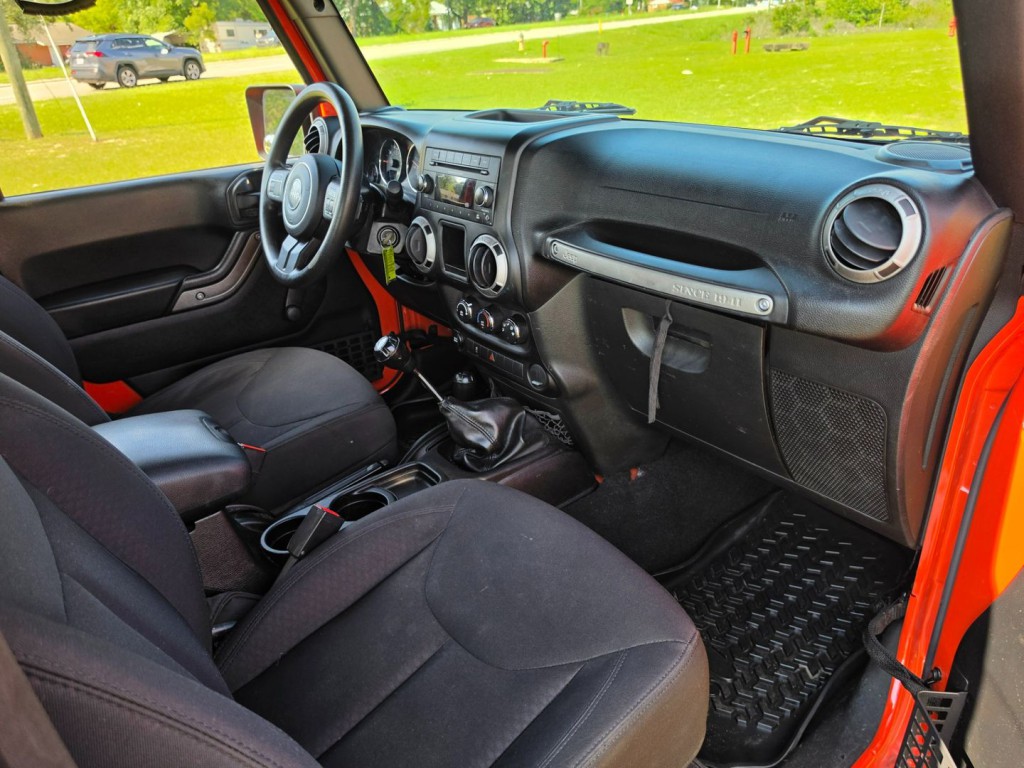 2015 Jeep Wrangler Image 30