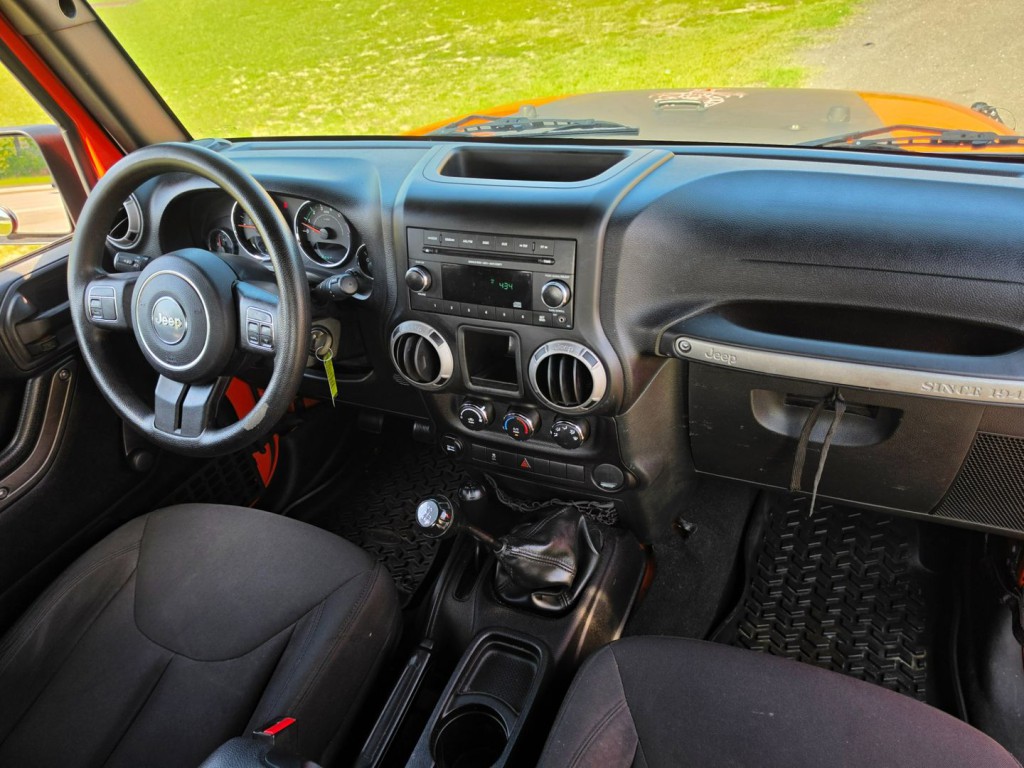 2015 Jeep Wrangler Image 31