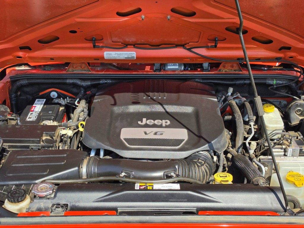 2015 Jeep Wrangler Image 37