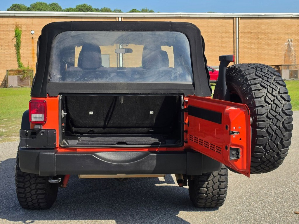 2015 Jeep Wrangler Image 40