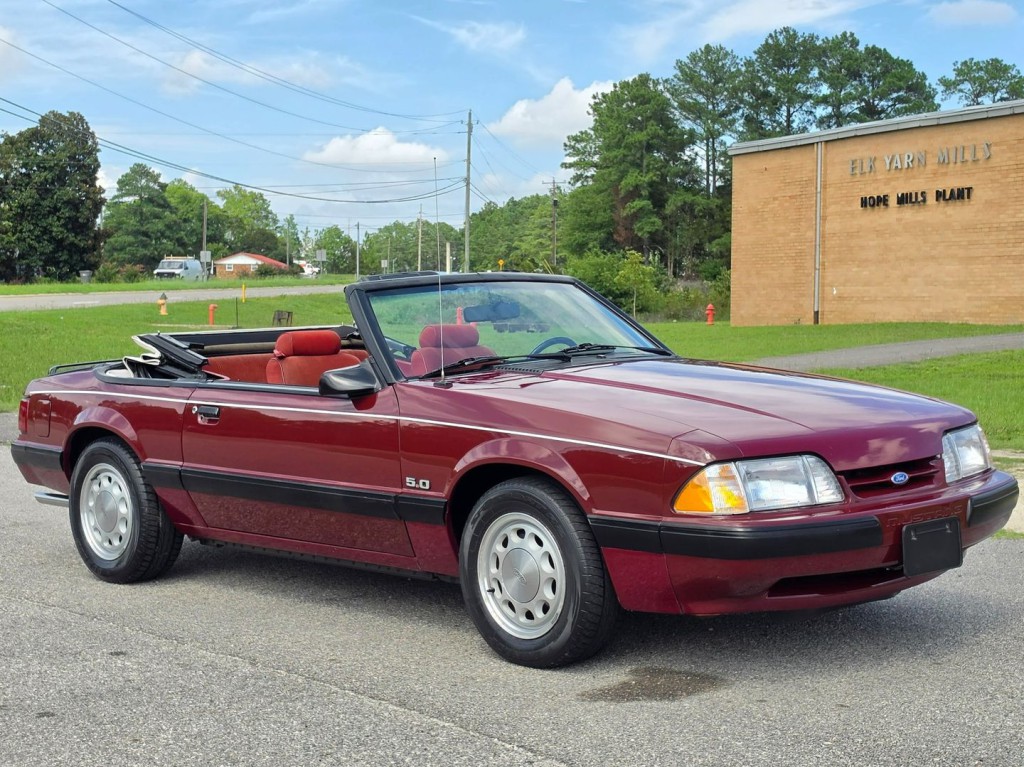 1988 Ford Mustang Image 5