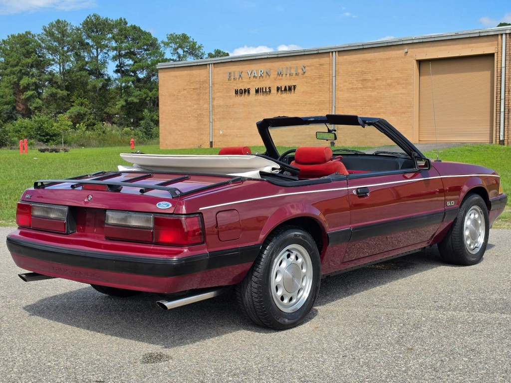 1988 Ford Mustang Image 7