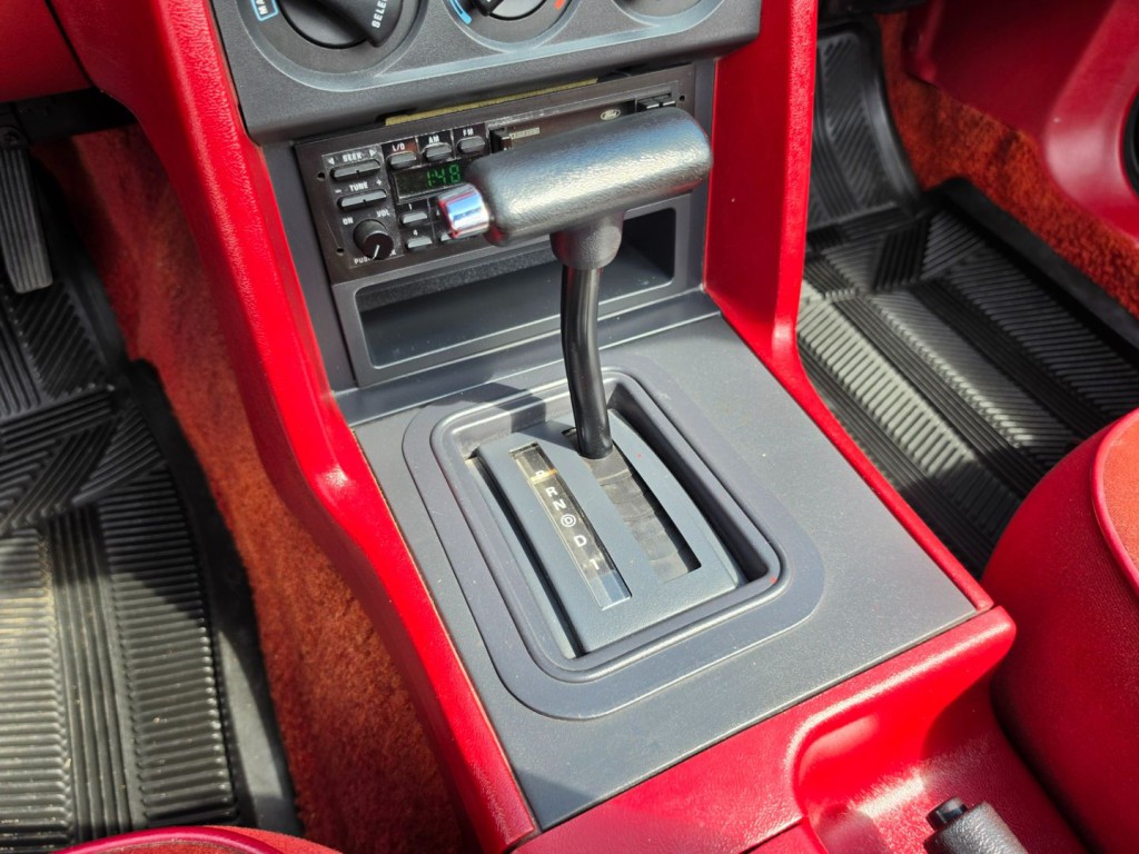 1988 Ford Mustang Image 24
