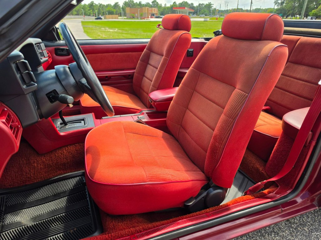 1988 Ford Mustang Image 29