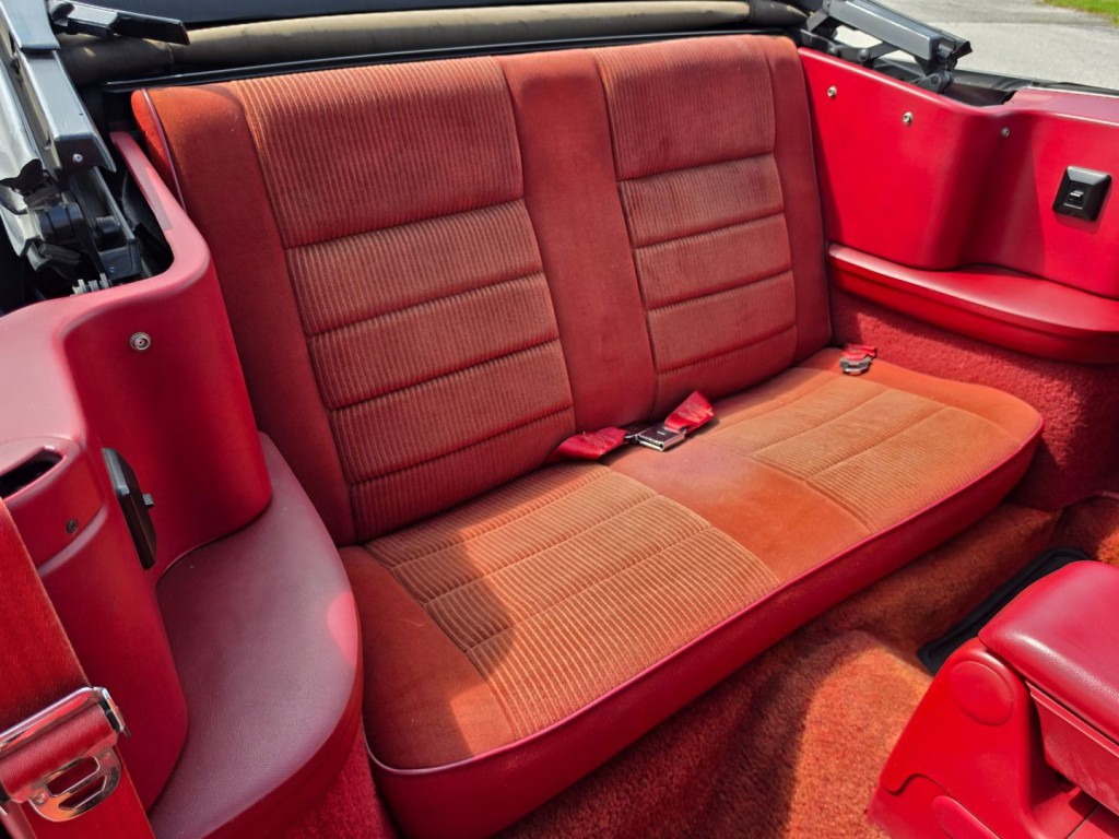 1988 Ford Mustang Image 31