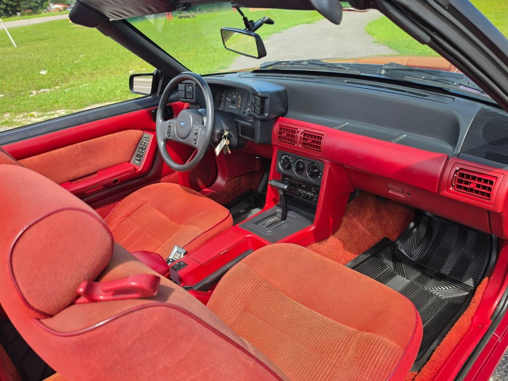 1988 Ford Mustang Image 34