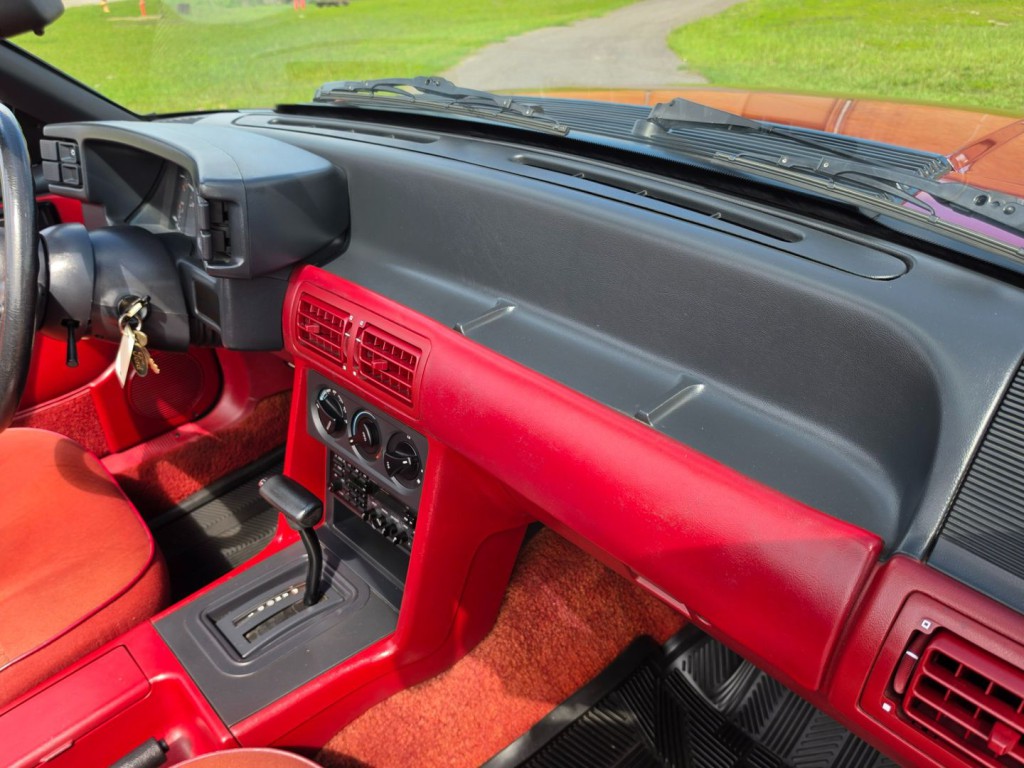 1988 Ford Mustang Image 36
