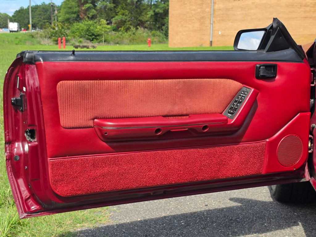 1988 Ford Mustang Image 38