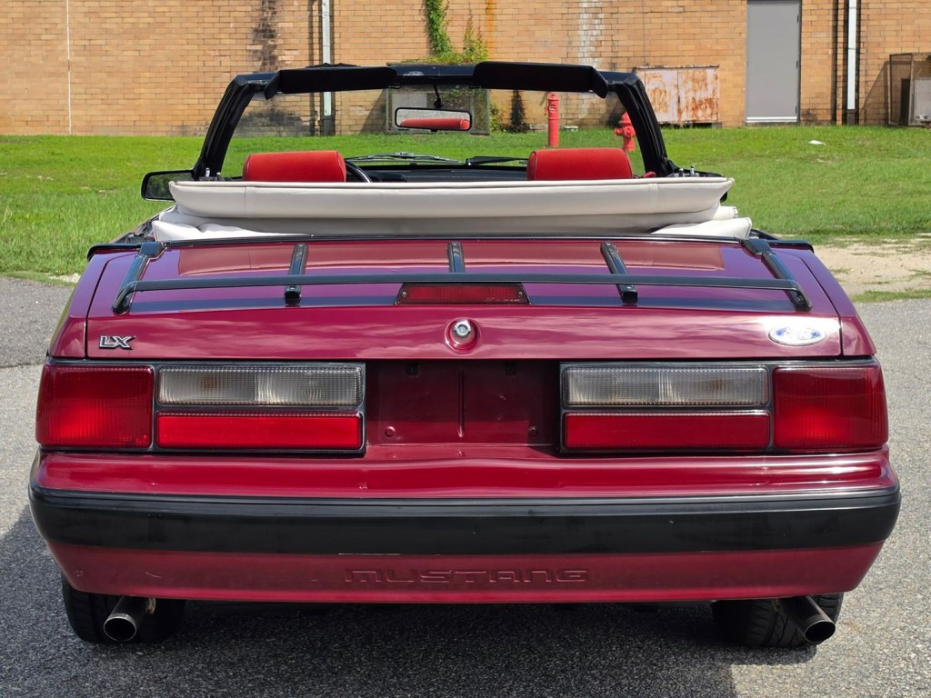 1988 Ford Mustang Image 45