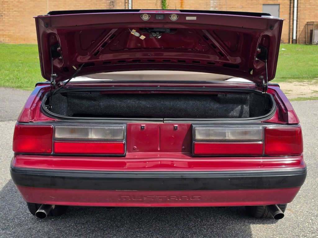 1988 Ford Mustang Image 46