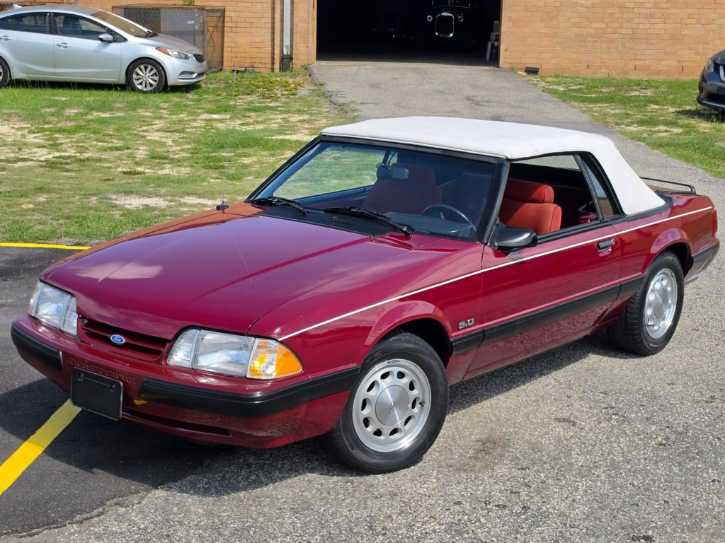 1988 Ford Mustang Image 62