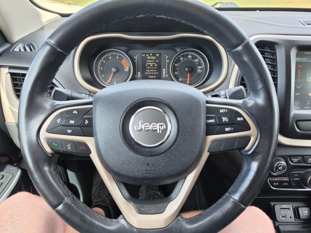 2016 Jeep Cherokee Image 17