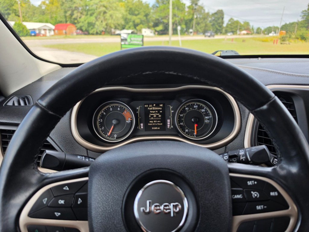 2016 Jeep Cherokee Image 18
