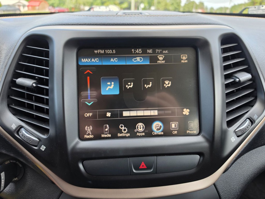 2016 Jeep Cherokee Image 20