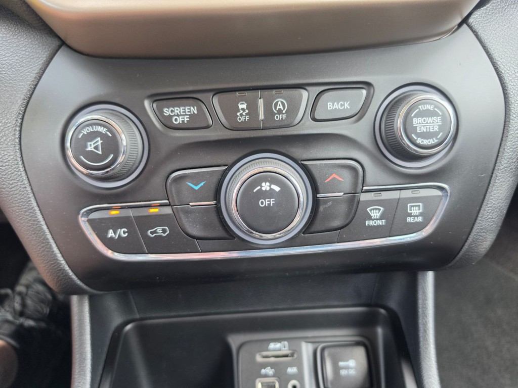 2016 Jeep Cherokee Image 22